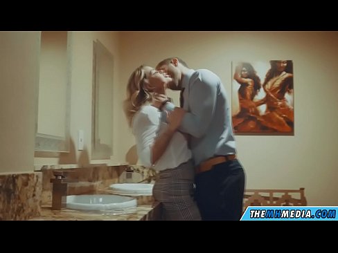 ❤️ когда грудастая блондинка соблазняет тебя в общественном туалете Ебля на porngifer.ru ❌❤